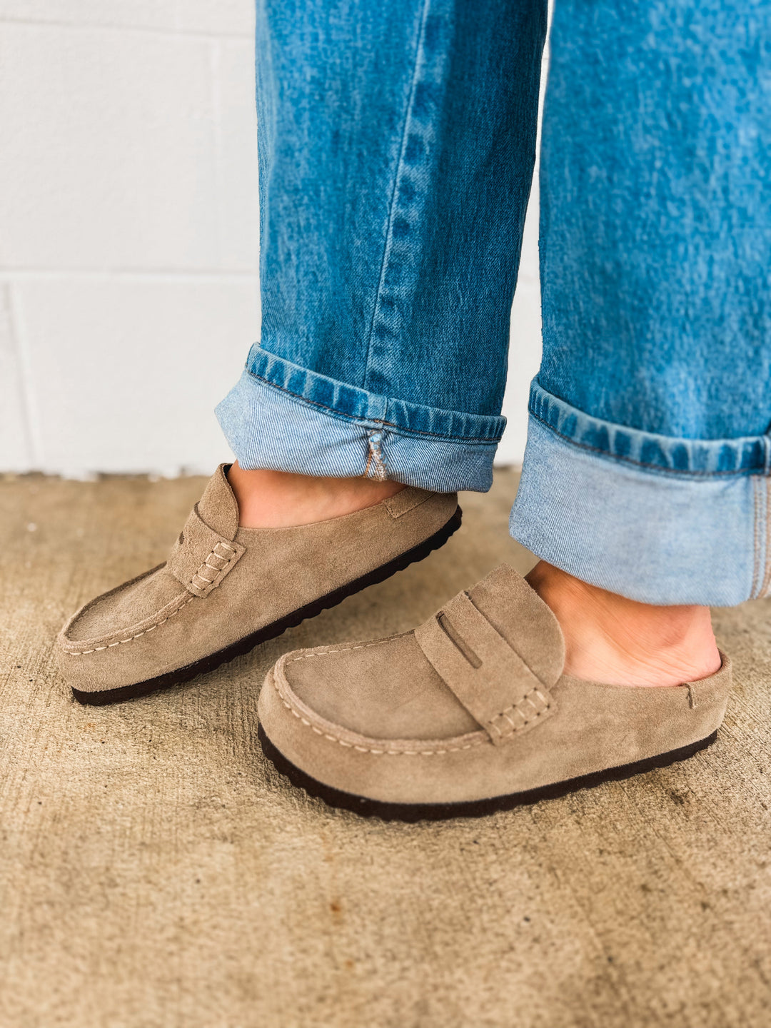 Zoccolo Birkenstock Naples in pelle scamosciata avvolgente - Tortora