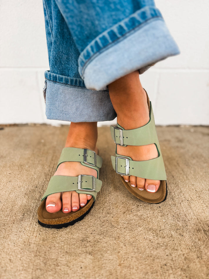 Sandalo Birkenstock Arizona in pelle nabuk - Pure Sage