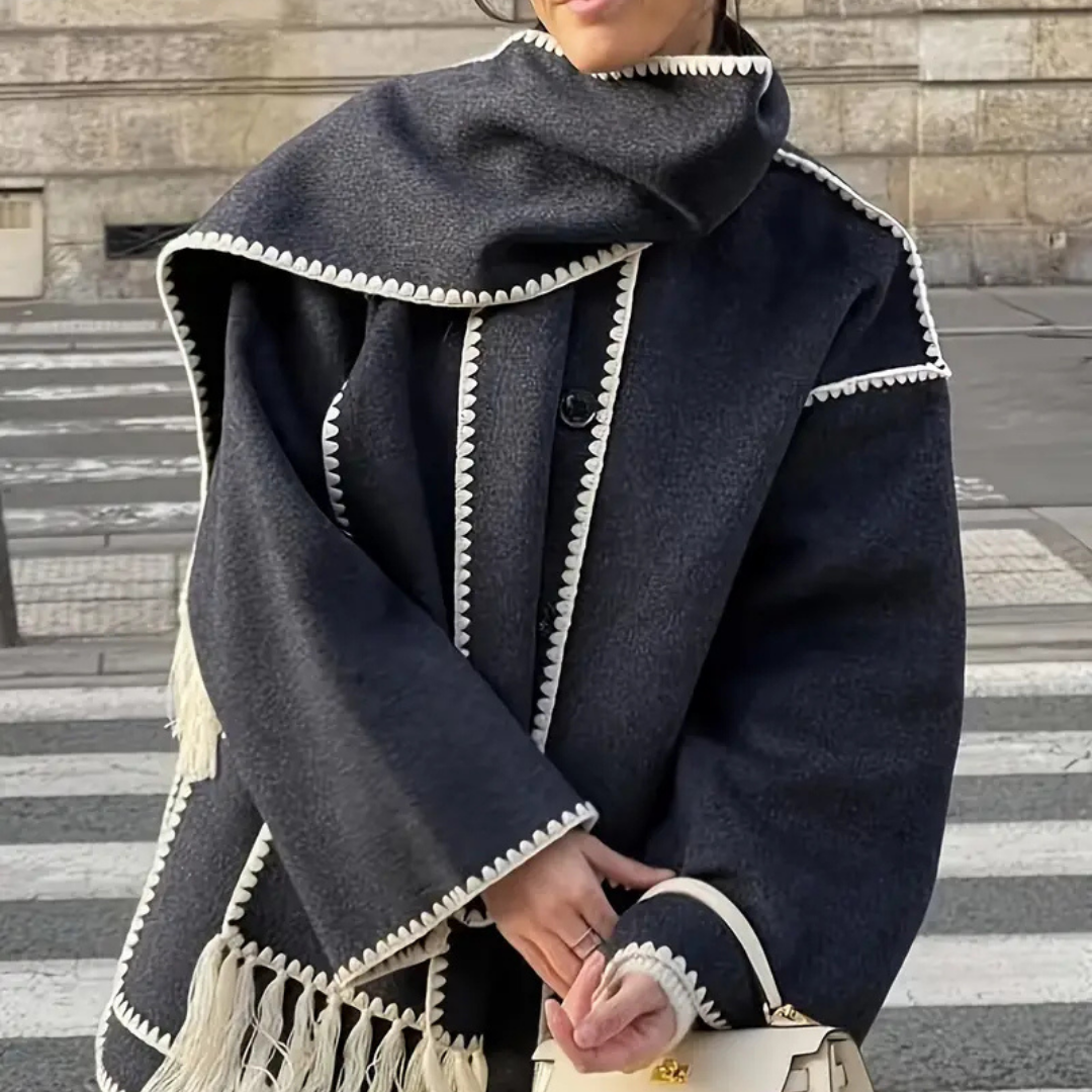 Cappotto esclusivo con accento di sciarpa
