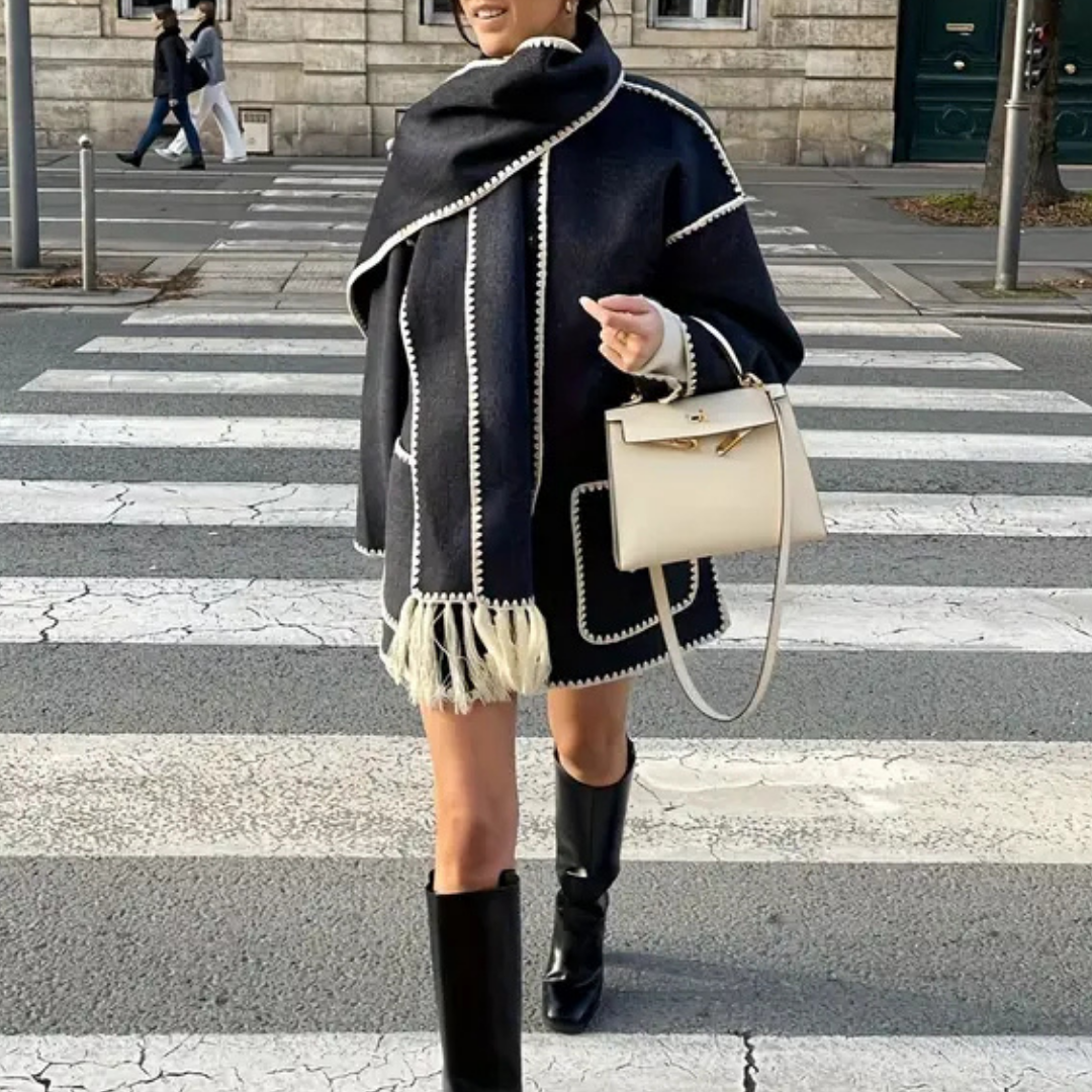 Cappotto esclusivo con accento di sciarpa
