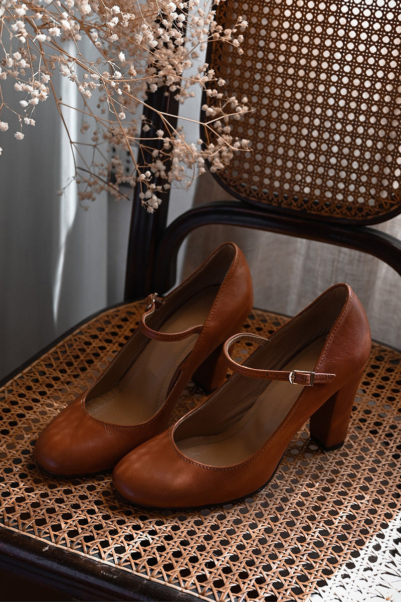 Caella | Eleganti sandali con cinturini e tacco compatto, perfetti per ogni occasione