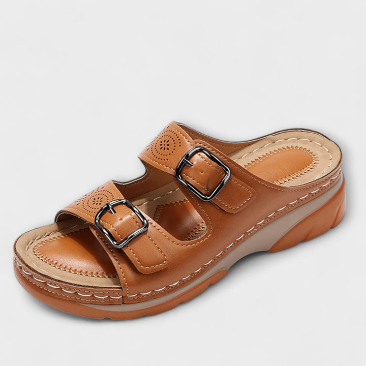 Gertrud - Pantofole in pelle con fibbie
