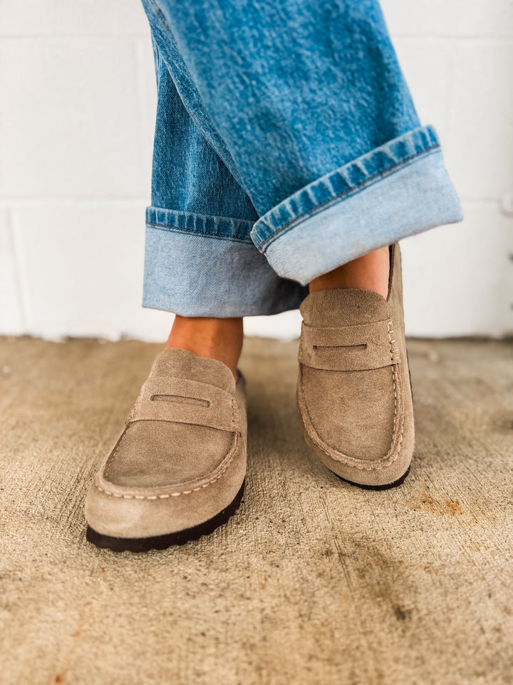 Zoccolo Birkenstock Naples in pelle scamosciata avvolgente - Tortora