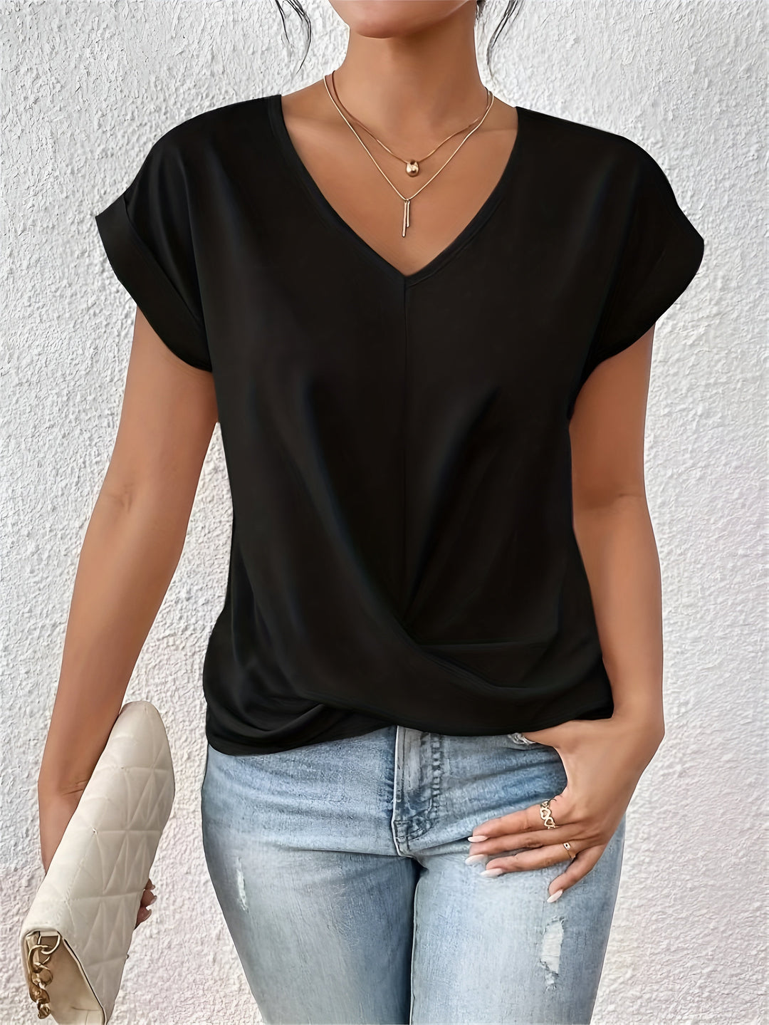 Alira™ | T-shirt con scollo a V e cuore dalla vestibilità comoda