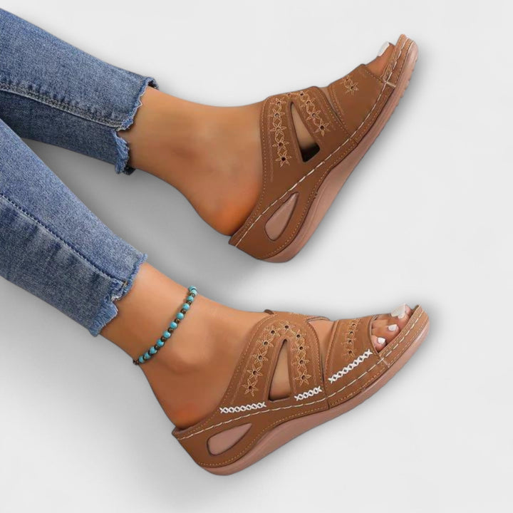 Berta - Sandali comfort in blu navy