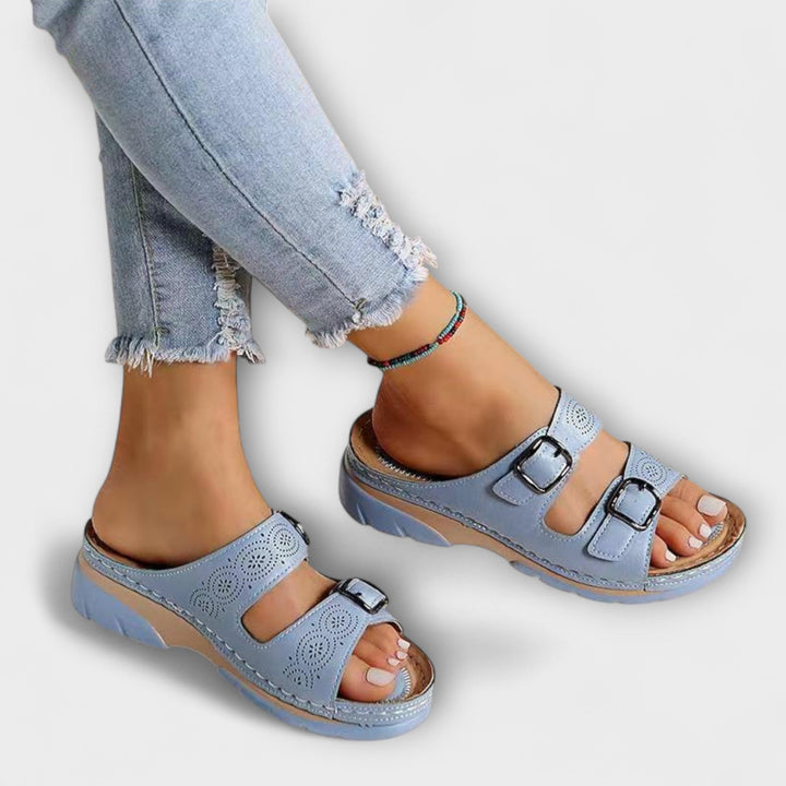 Gertrud - Pantofole in pelle con fibbie
