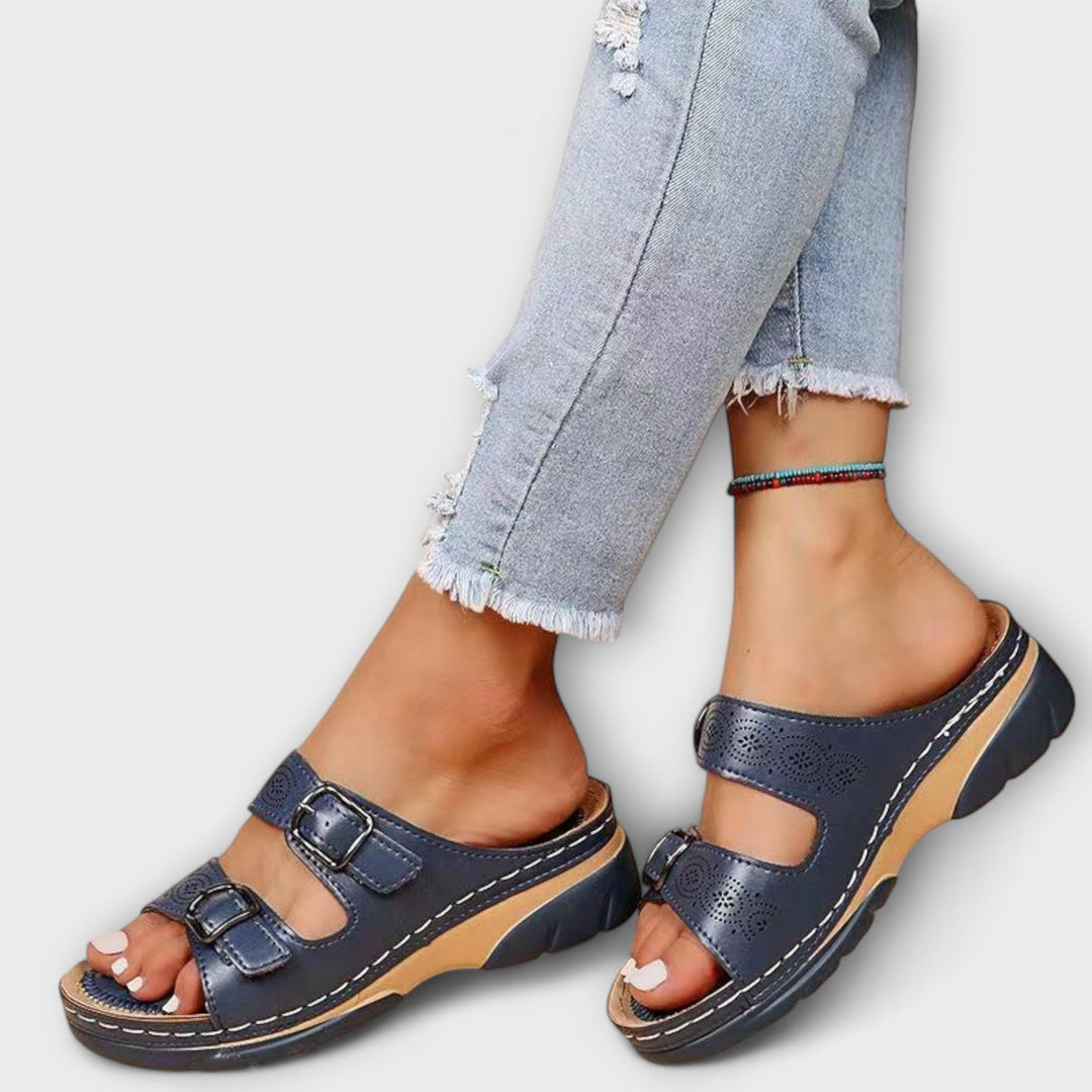 Gertrud - Pantofole in pelle con fibbie