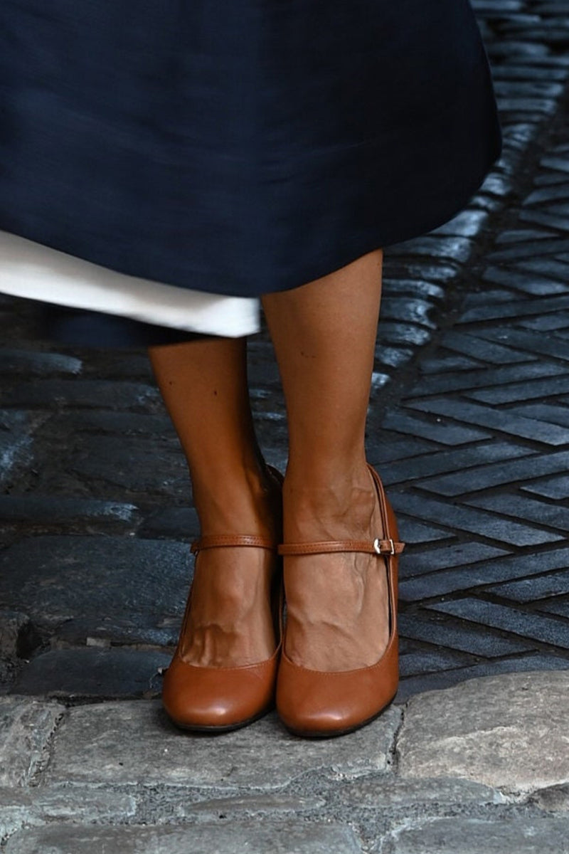 Caella | Eleganti sandali con cinturini e tacco compatto, perfetti per ogni occasione