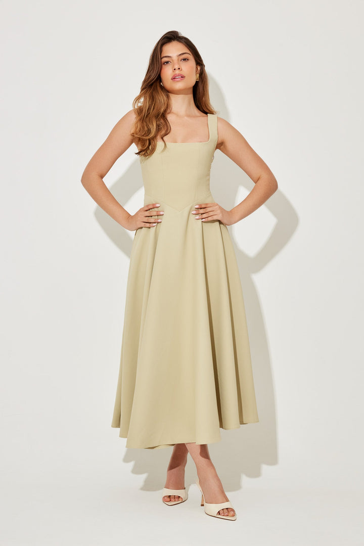 Kiara - Elegant Midi Dress