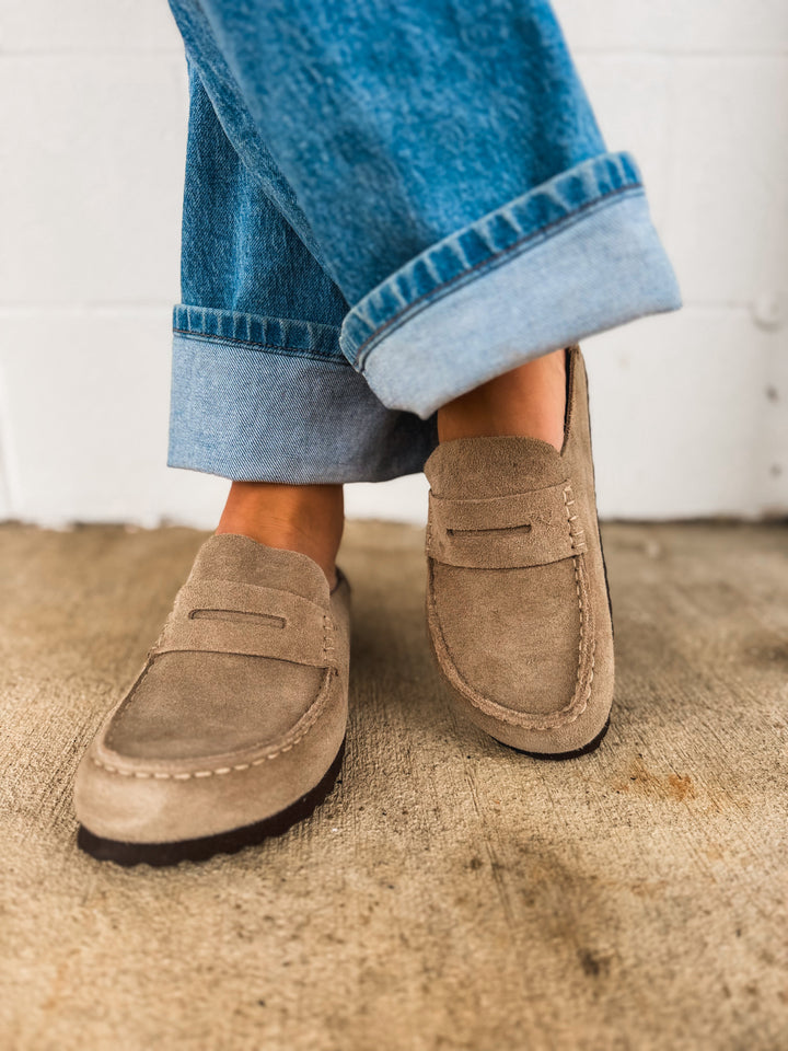 Zoccolo Birkenstock Naples in pelle scamosciata avvolgente - Tortora