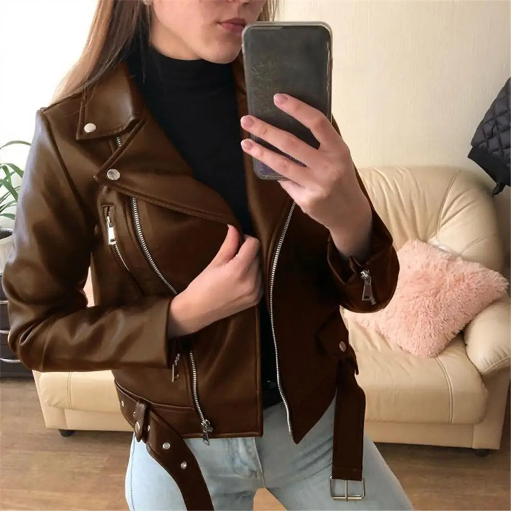 Elegante giacca da motociclista in pelle