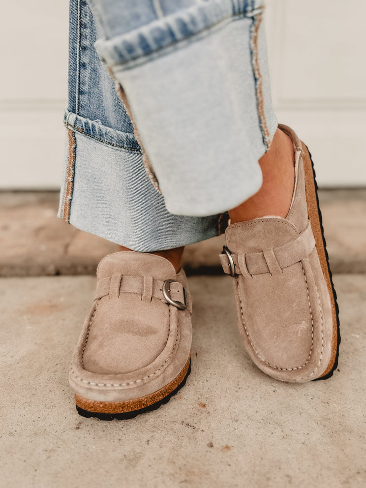 Zoccolo Birkenstock Buckley in pelle scamosciata e montone - Stone Coin