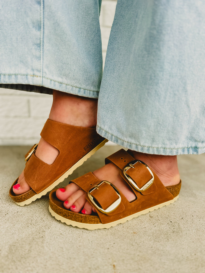 Sandalo Birkenstock Arizona Big Buckle in pelle oliata - Cognac