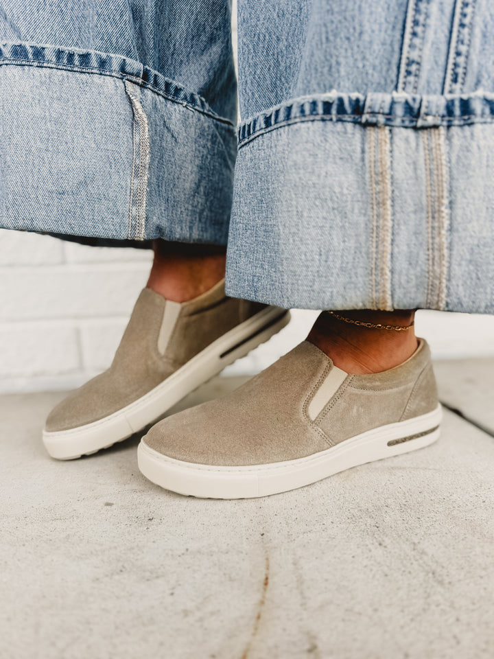 Scarpe slip-on Birkenstock Oswego in pelle scamosciata - Tortora
