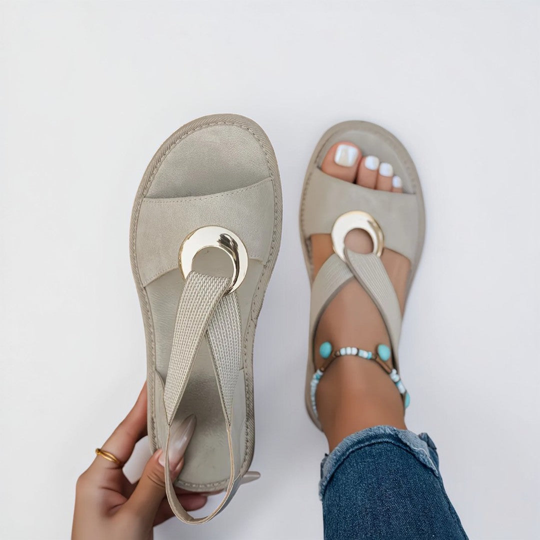Mila | Sandali bassi con fibbia in metallo