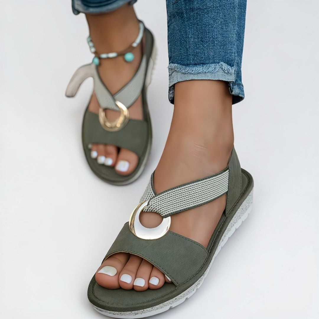 Mila | Sandali bassi con fibbia in metallo