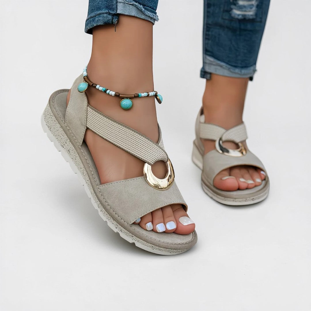 Mila | Sandali bassi con fibbia in metallo