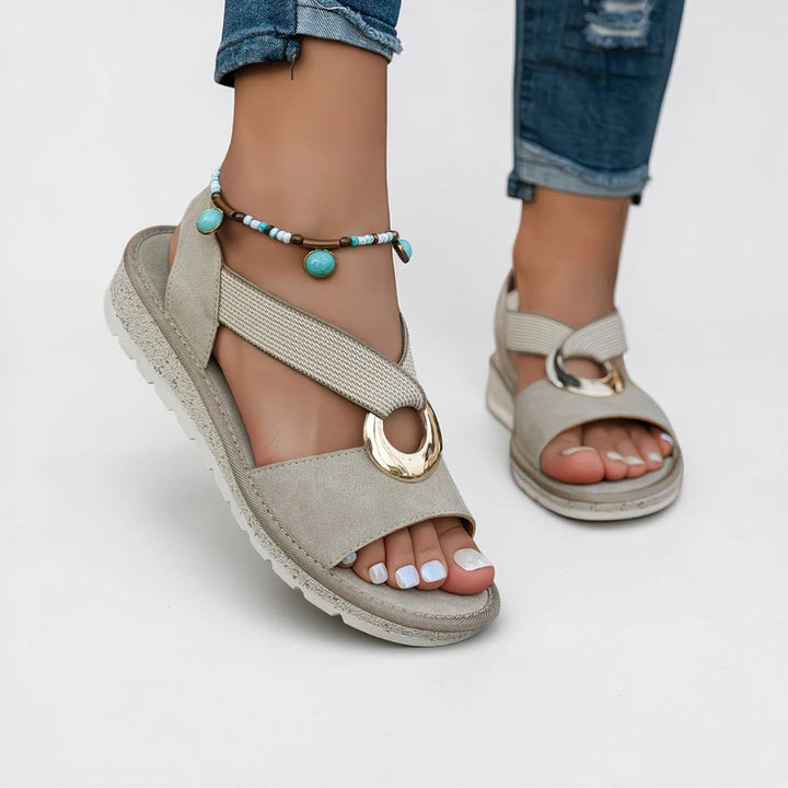 Mila | Sandali bassi con fibbia in metallo