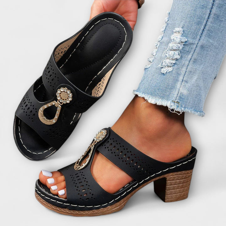 Margarete - Eleganti sandali neri