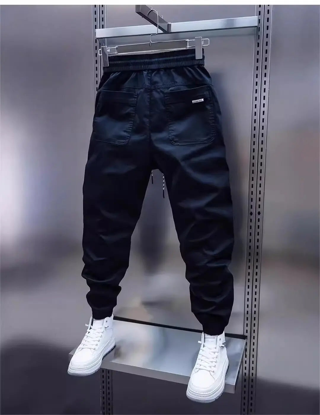 Pantaloni sportivi con dettagli