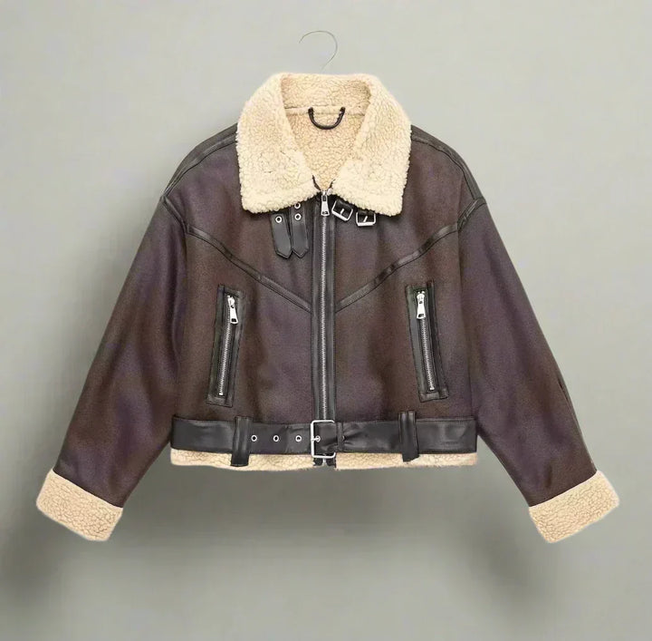 Giacca in pelle alla moda per le donne