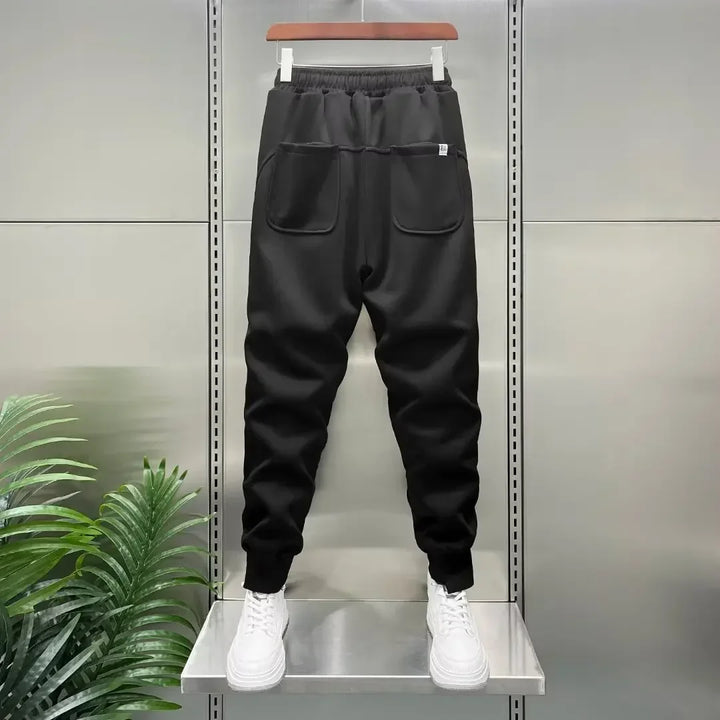 Pantaloni comodi con dettagli