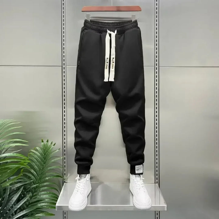 Pantaloni comodi con dettagli