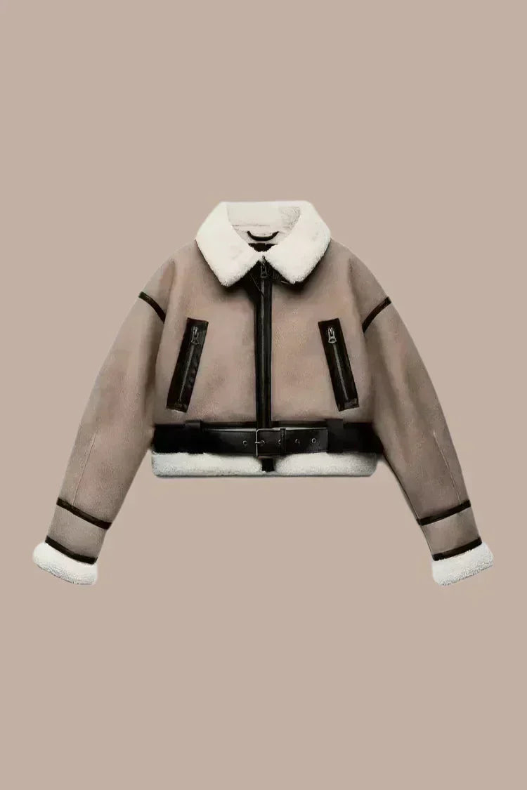 Giacca in pelle alla moda con rifiniture in pelliccia