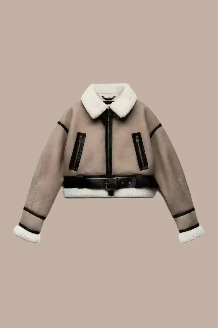 Giacca in pelle alla moda con rifiniture in pelliccia