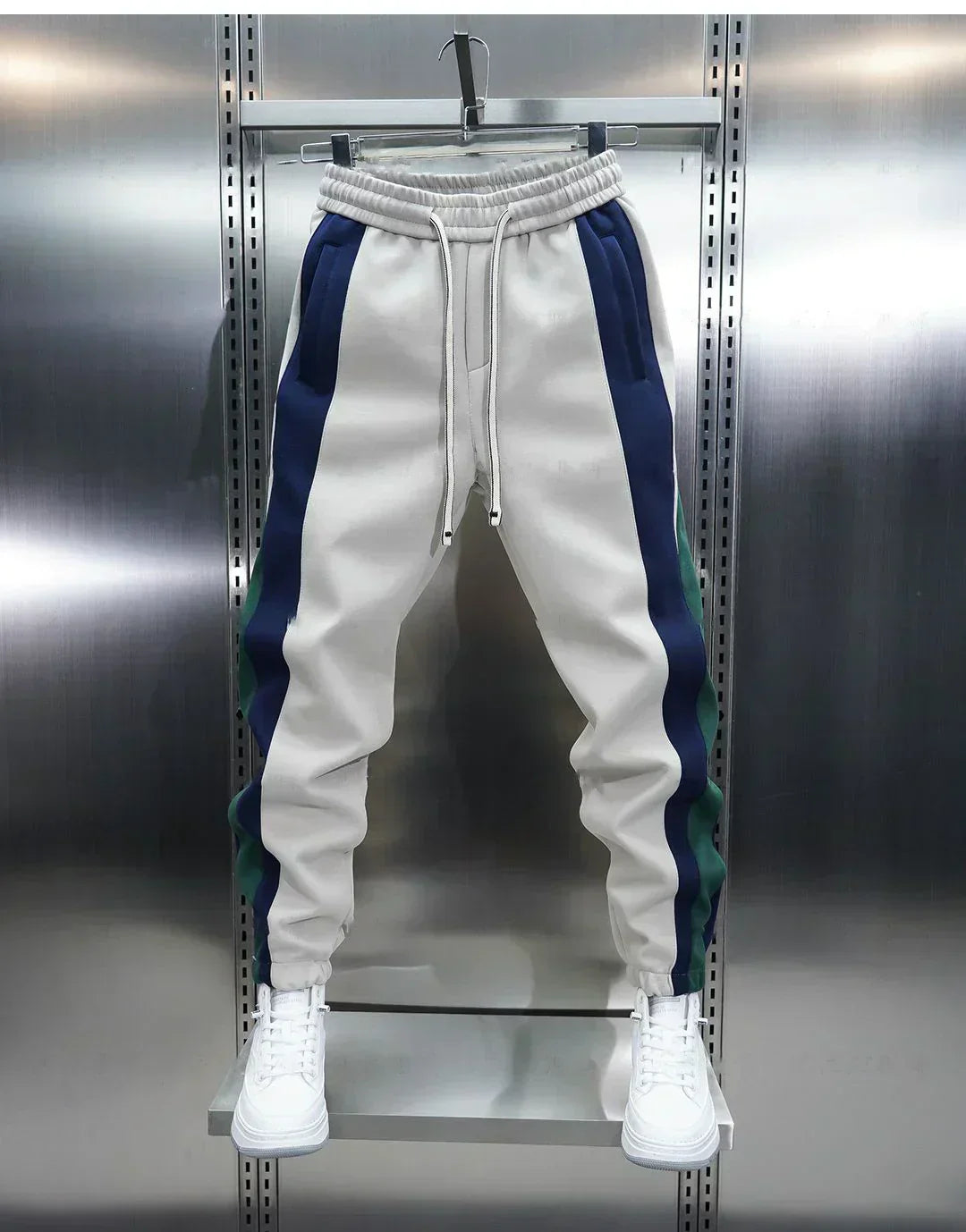 Pantaloni alla moda con strisce a contrasto