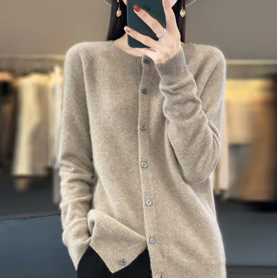 Cardigan comodo con bottoni