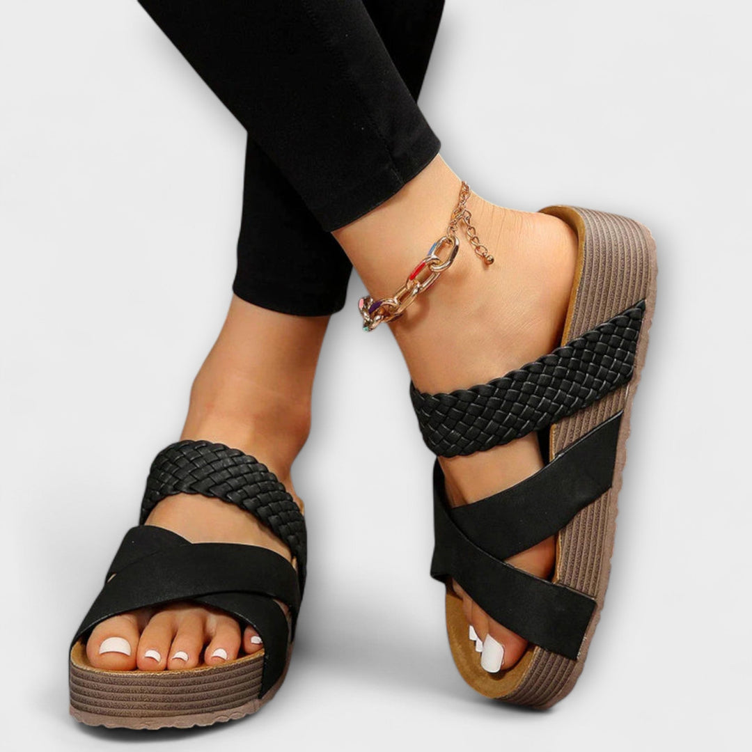 Dagmar - Pantofole con zeppa intrecciata