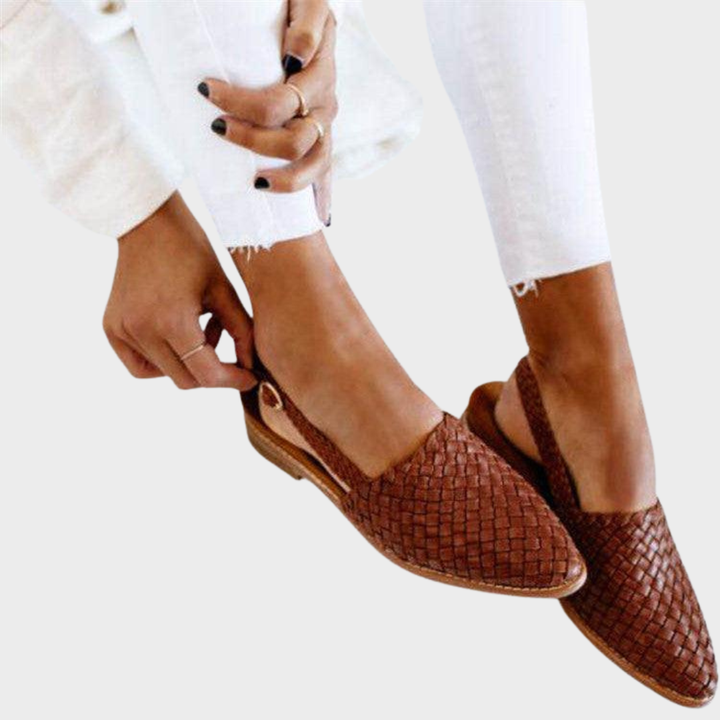 Franziska – Eleganti pantofole intrecciate