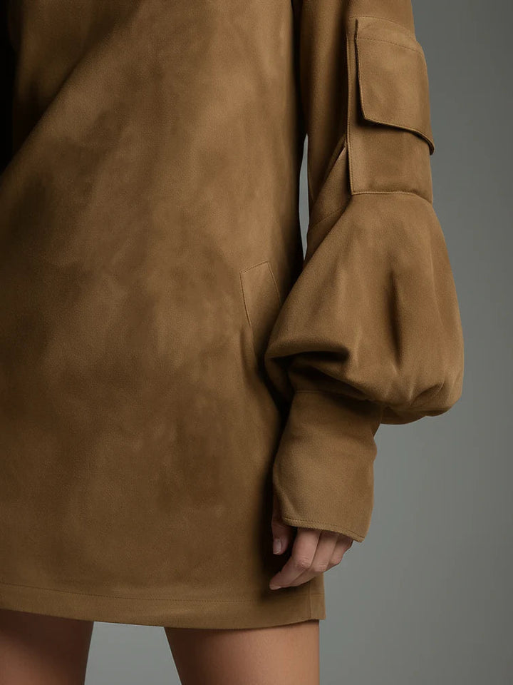 Livia ❘ Abito mini oversize in camoscio con collo alto