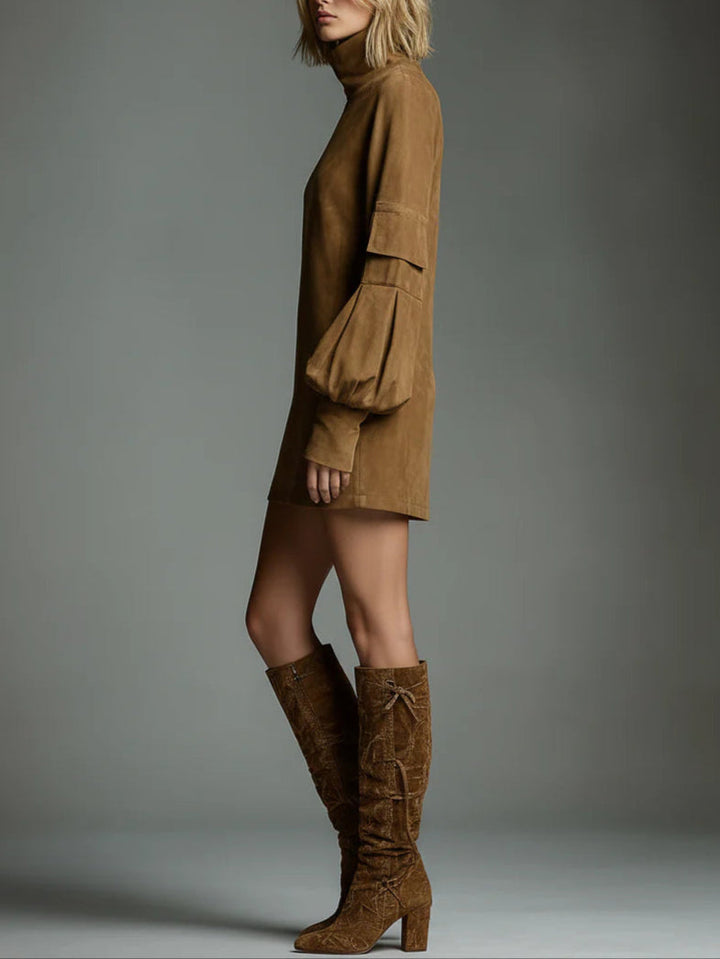 Livia ❘ Abito mini oversize in camoscio con collo alto