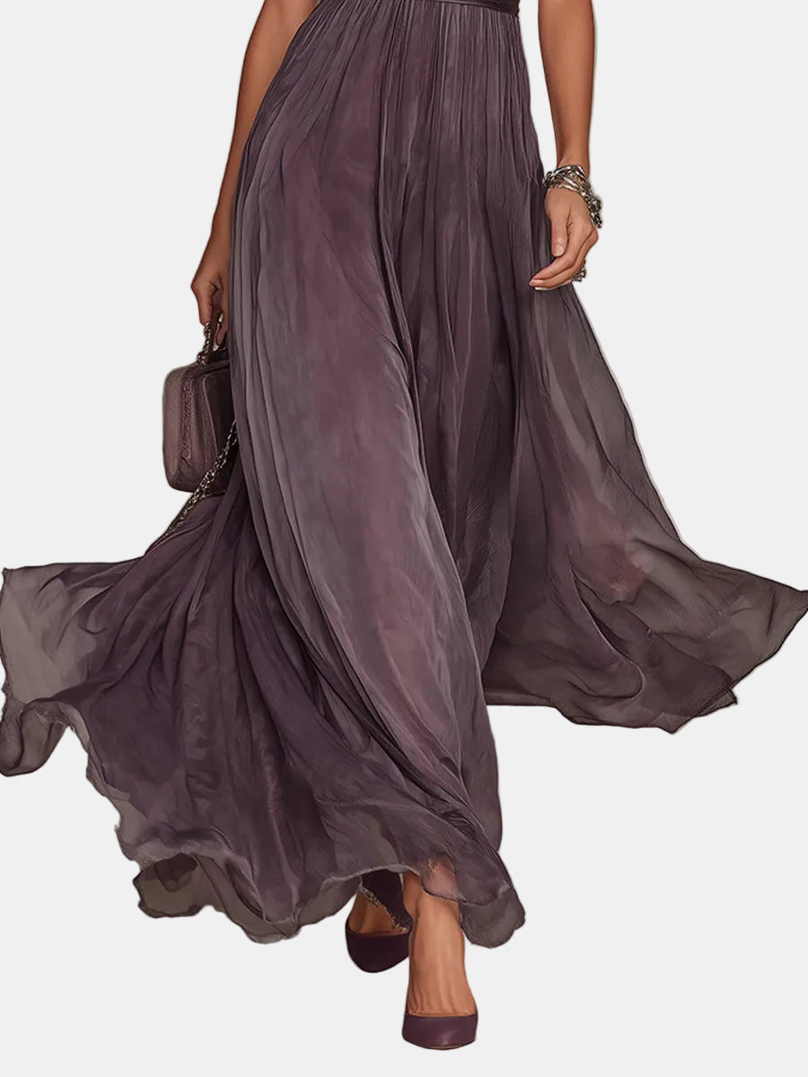 Flavia – Abito lungo viola con cut-out e finiture in pizzo