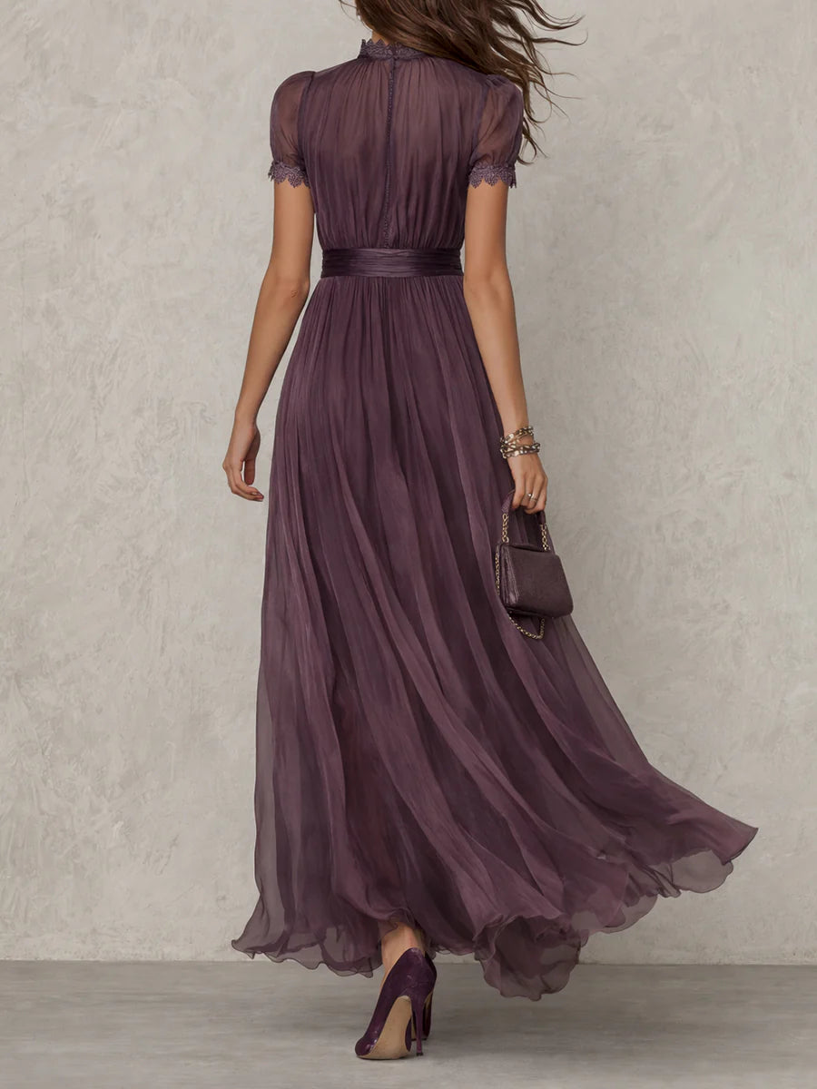 Flavia | Vestito lungo viola con scollo a goccia, bordo in pizzo di chiffon