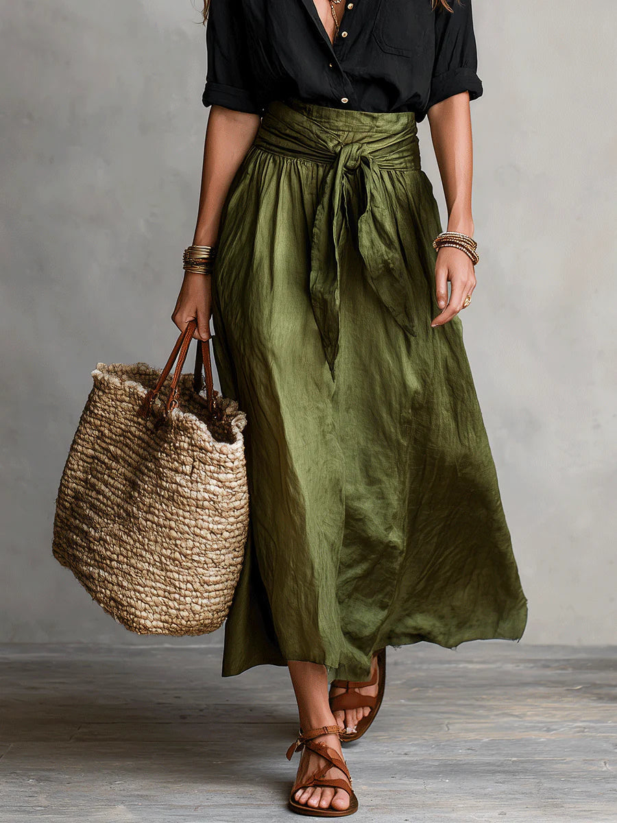 Vera – Completo due pezzi: top nero e gonna midi verde oliva