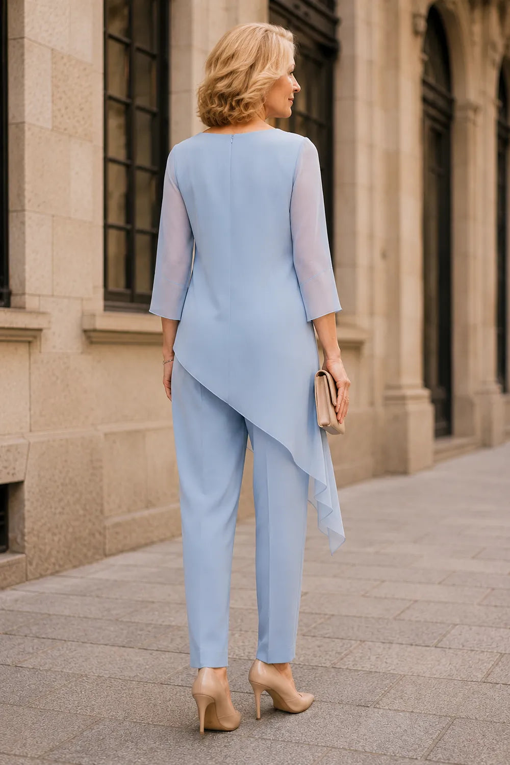 Completo pantalone per invitate a nozze in chiffon fluido