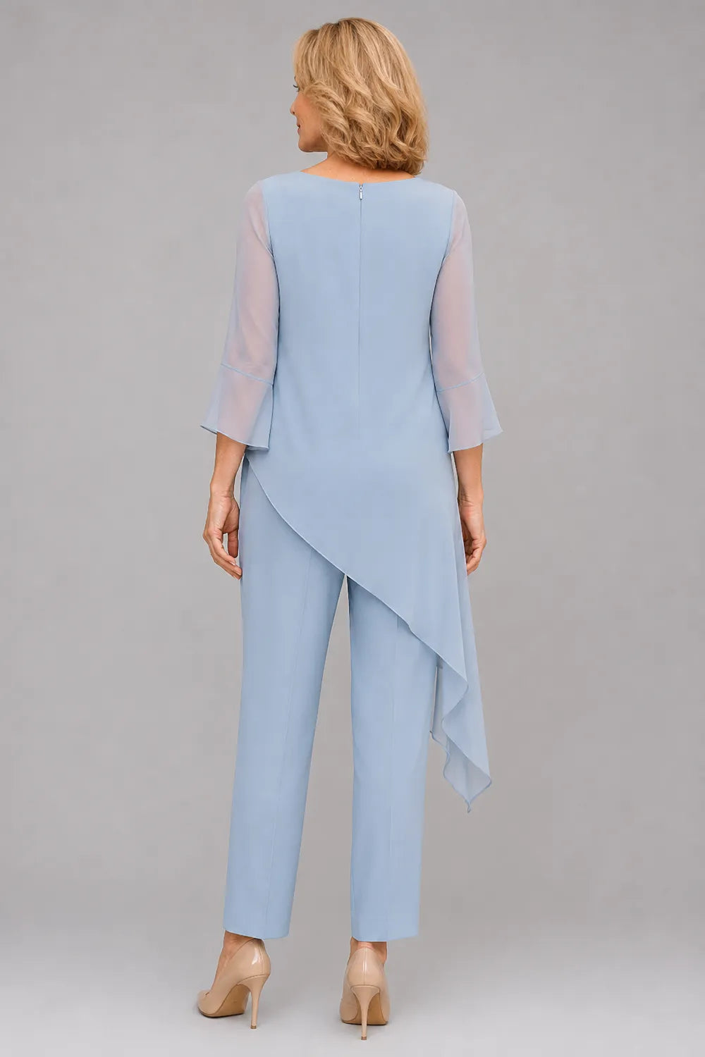 Completo pantalone per invitate a nozze in chiffon fluido
