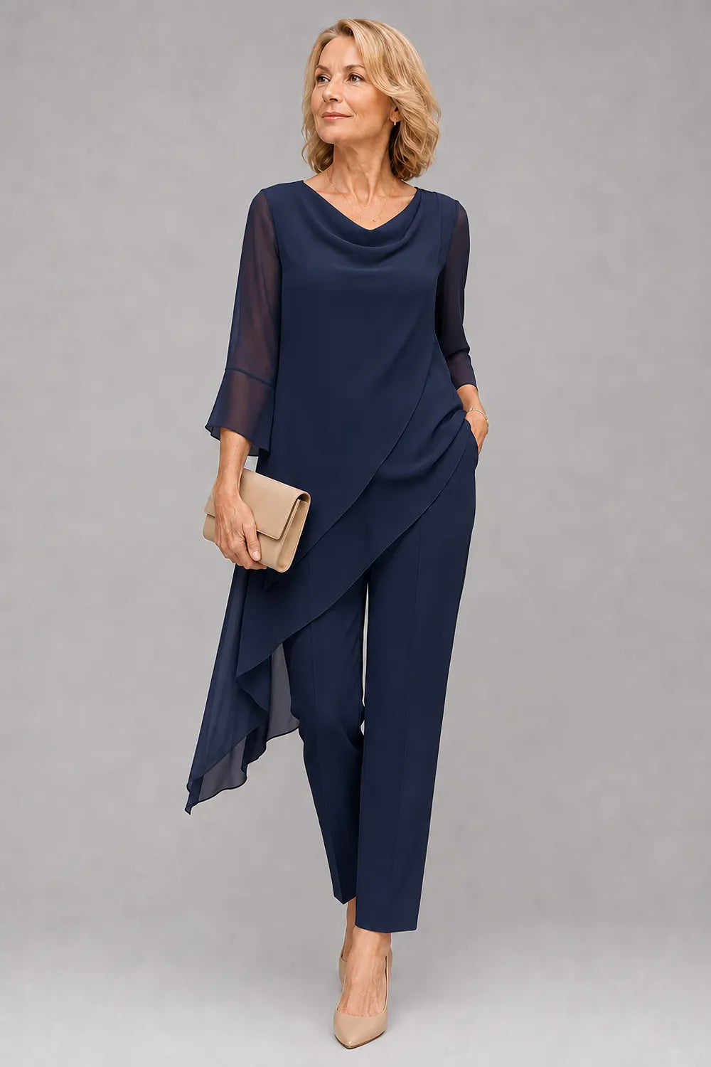 Completo pantalone per invitate a nozze in chiffon fluido