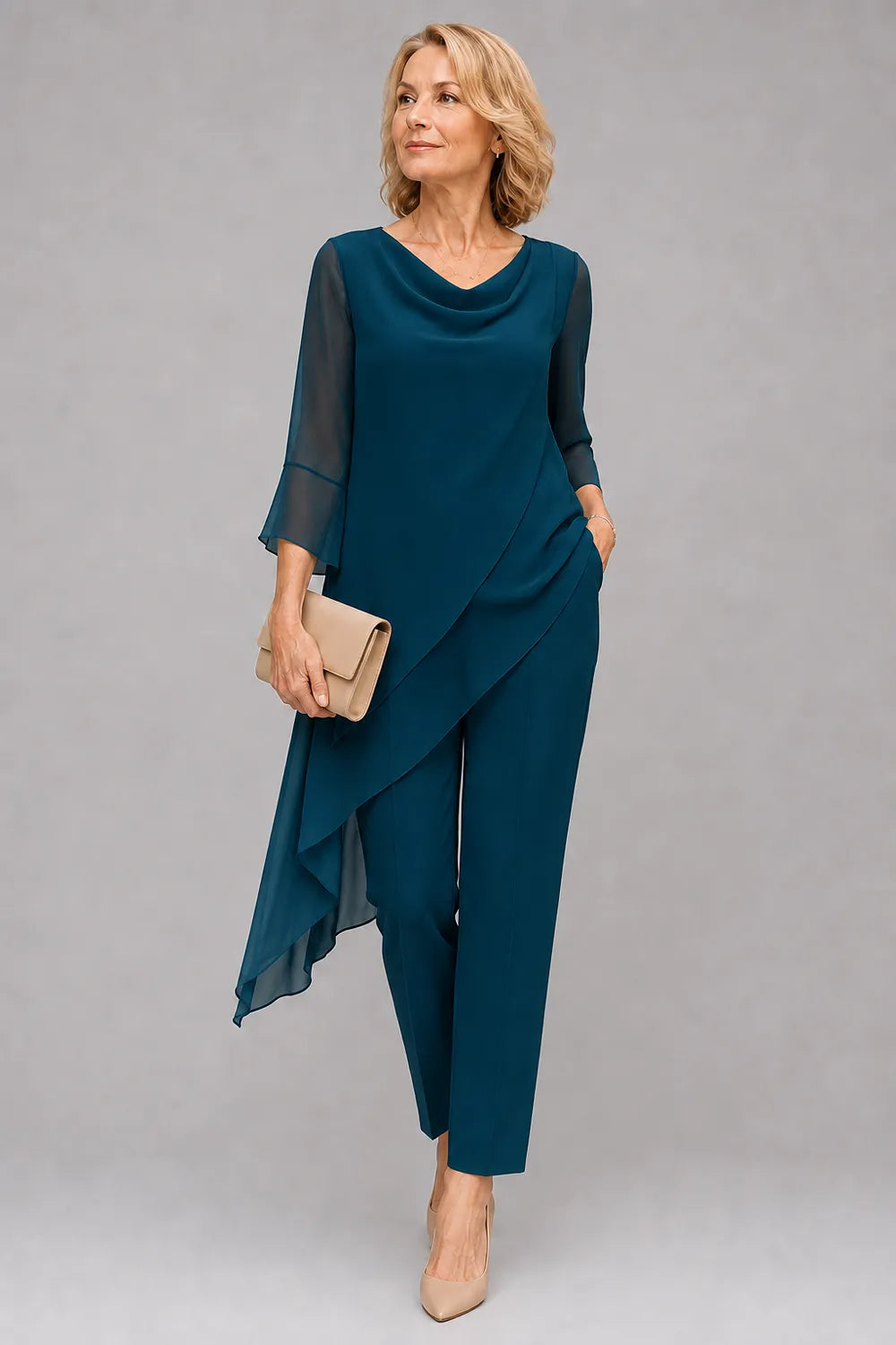 Completo pantalone per invitate a nozze in chiffon fluido