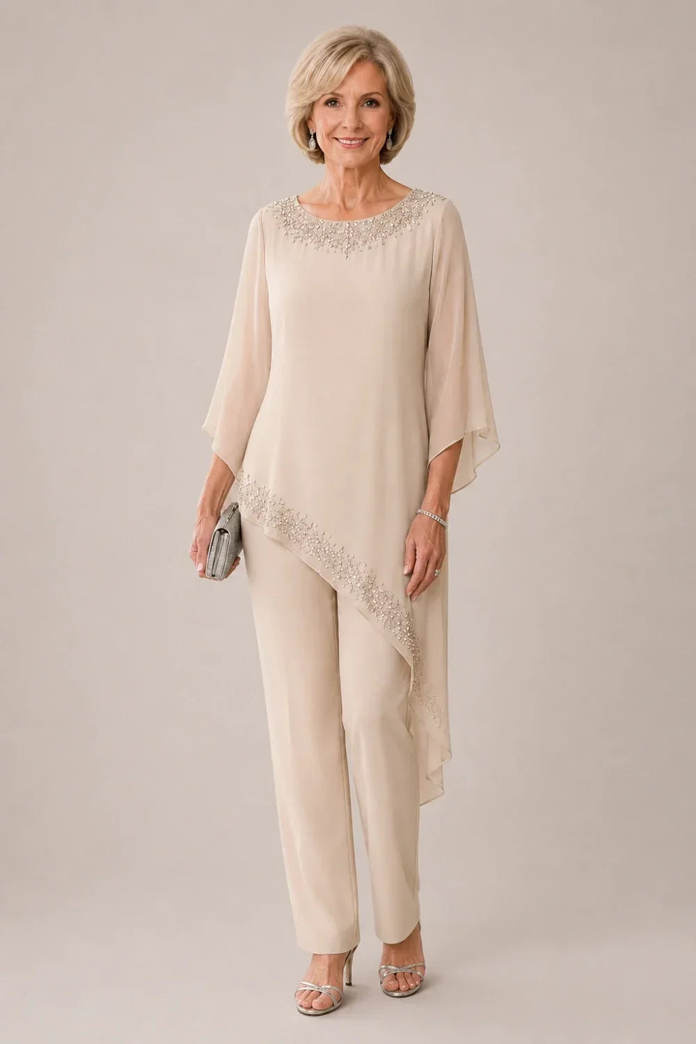 Completo pantalone da cerimonia per madre della sposa in chiffon con perline