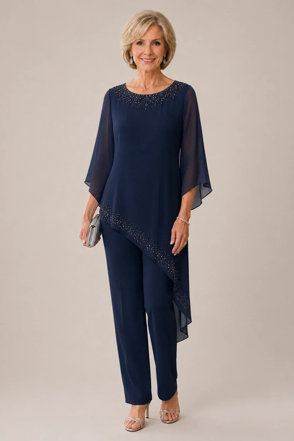 Completo pantalone da cerimonia per madre della sposa in chiffon con perline