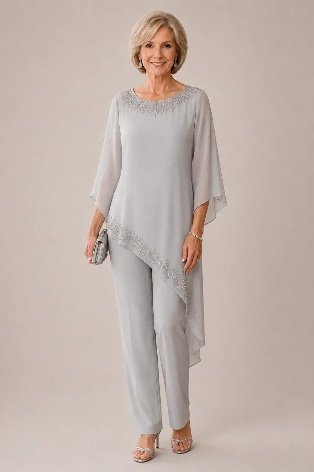 Completo pantalone da cerimonia per madre della sposa in chiffon con perline