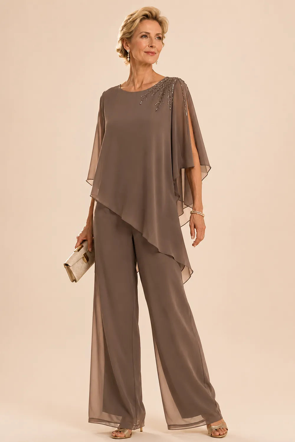 Completo pantalone in chiffon decorato per madre della sposa