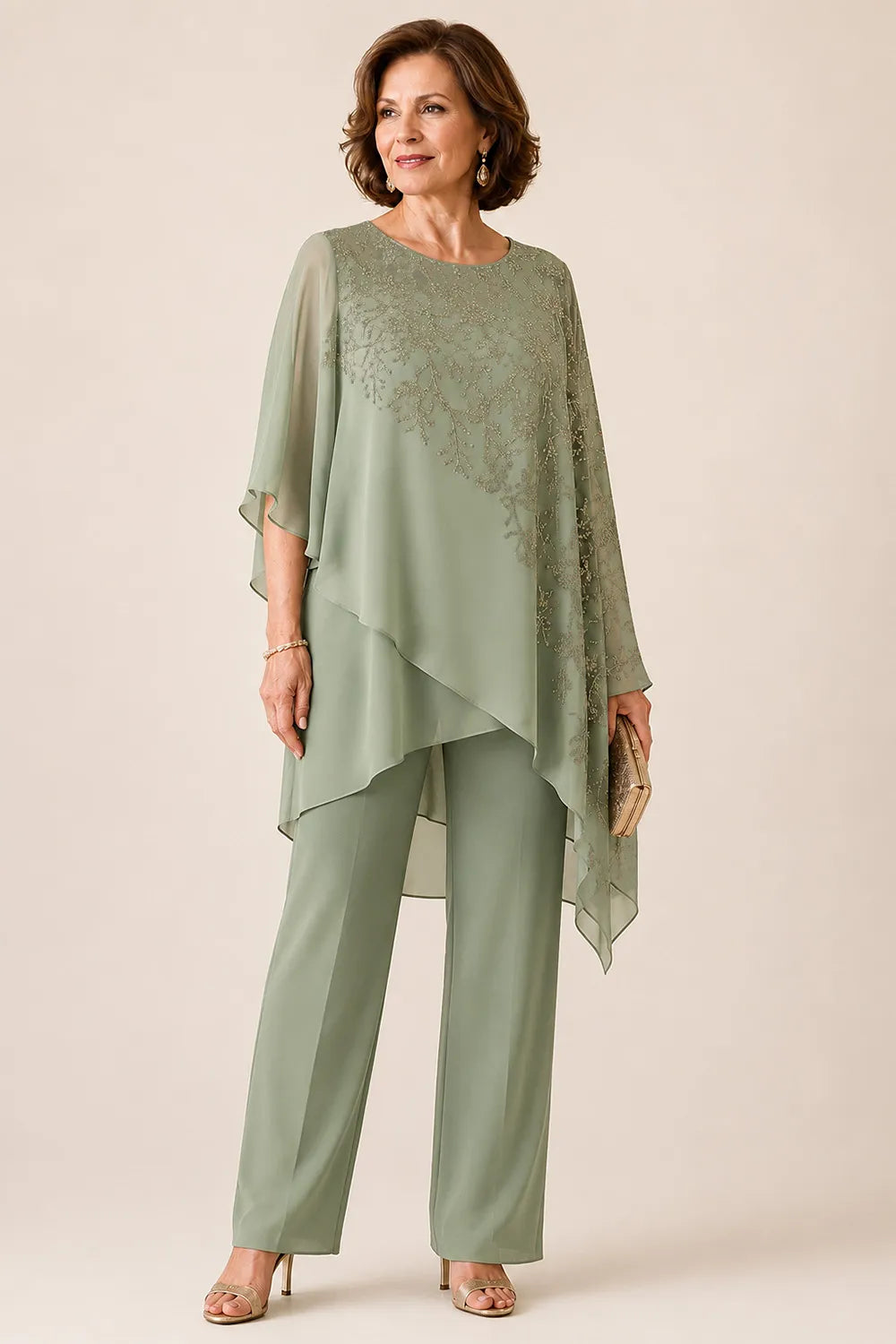 Completo pantalone da cerimonia per madre della sposa con sovrapposizione in chiffon ricamato