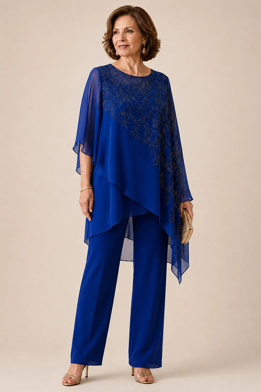 Completo pantalone da cerimonia per madre della sposa con sovrapposizione in chiffon ricamato