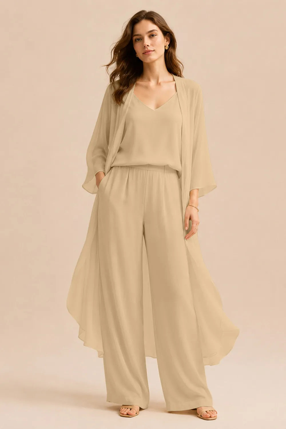 Set raffinato composto da canotta, giacca in chiffon e pantaloni