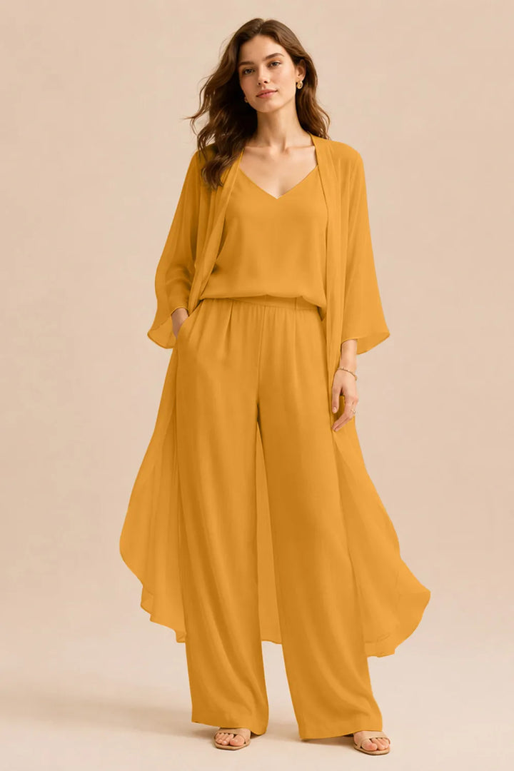 Set raffinato composto da canotta, giacca in chiffon e pantaloni